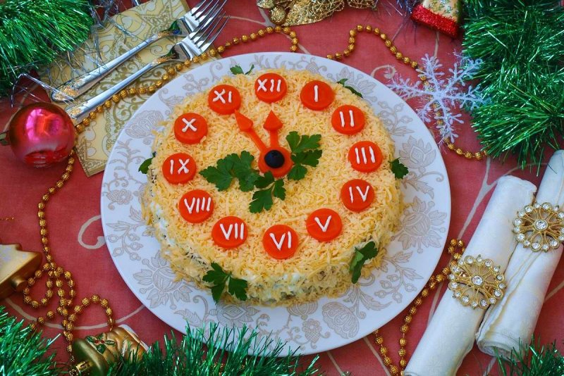 Украшение новргодних салат